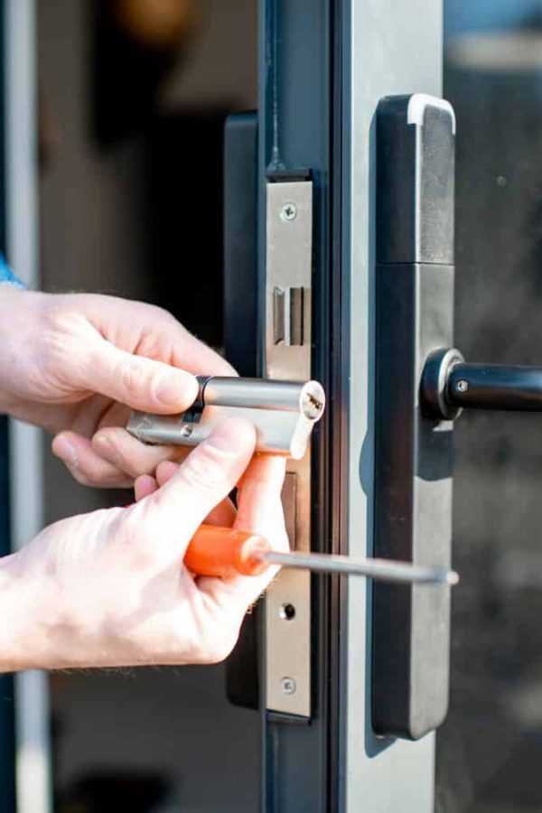 door-locksmith-services
